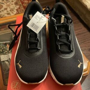 Brand new women shoes